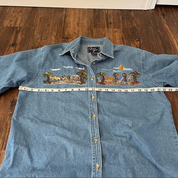 Let’s Quizz Again New York Noah’s Ark Embroidery Blue Jean Button Down Sz Medium - Picture 2 of 10